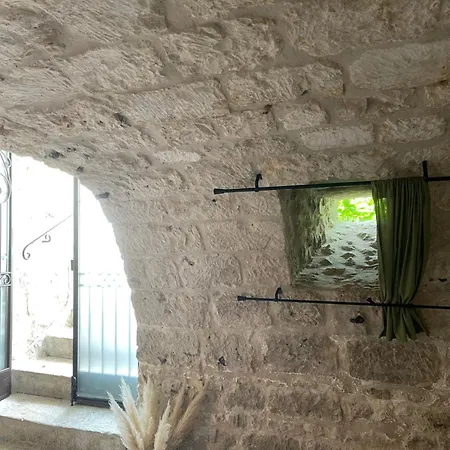 Sous La Glycine Oda ve Kahvaltı