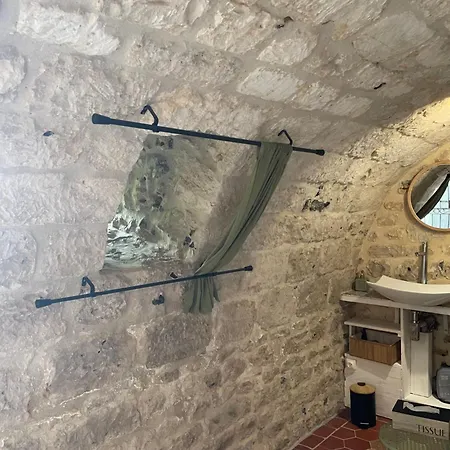 Sous La Glycine Oda ve Kahvaltı